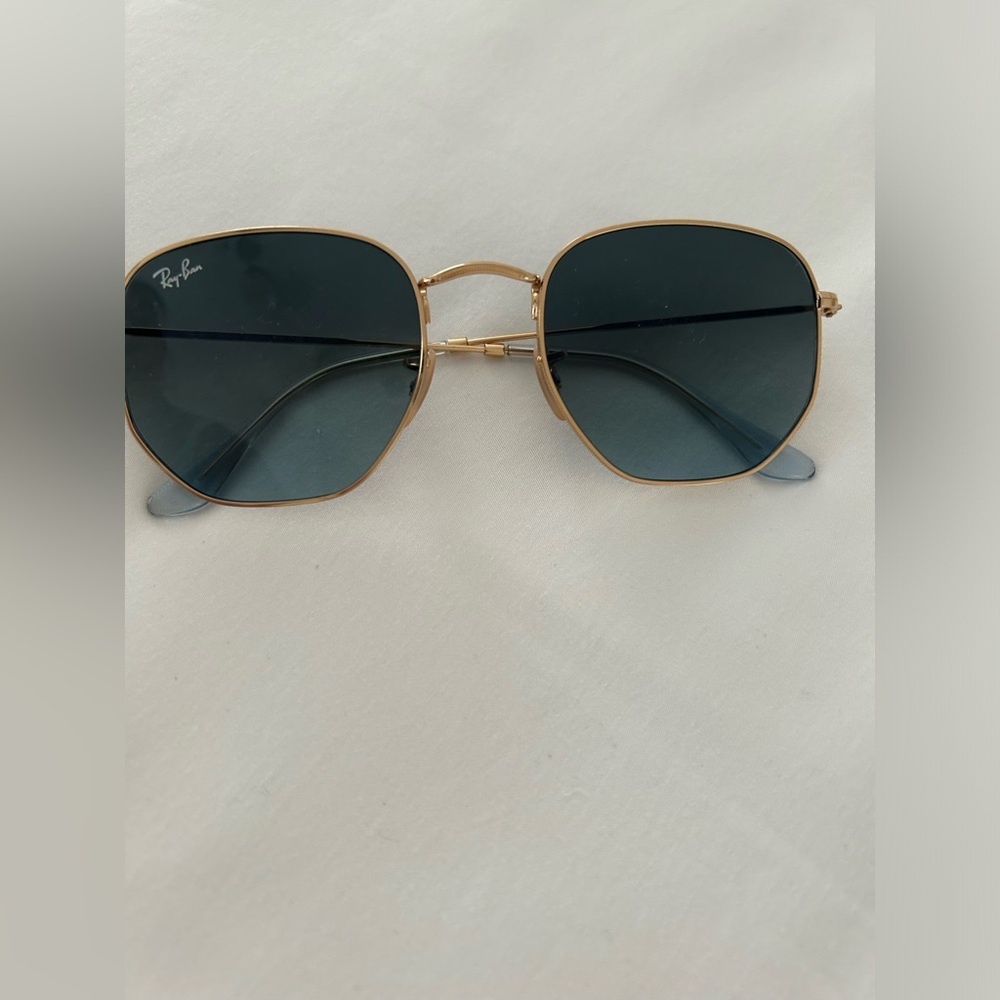 Hexagon Raybans with case